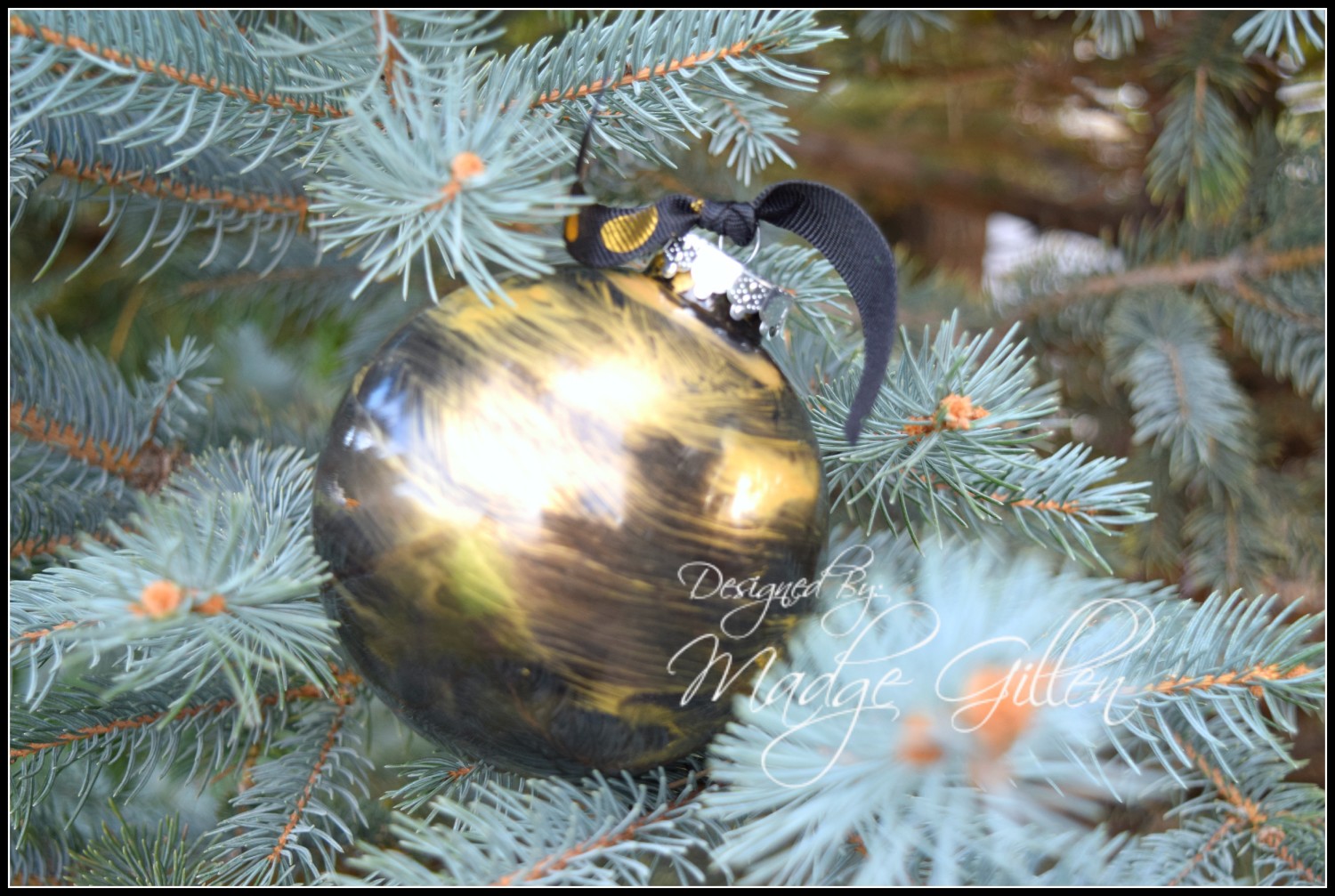 Elegant Black and Gold Christmas Ornament DIY. Madge Gillen